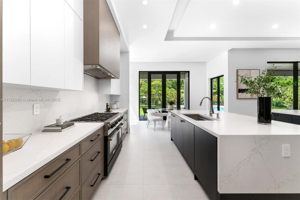 Dining room, Interior, Kitchen, Recessed Lighting, Stainless Steel Appliances