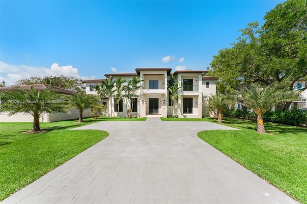 Backyard, Exterior, Facade, French Provincial