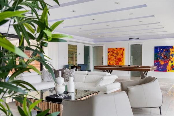 Game Room, Interior, Living room, Recessed Lighting, Wood Texture Flooring