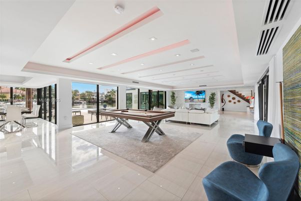 Billiard Table, Game Room, Interior, Living room, Recessed Lighting