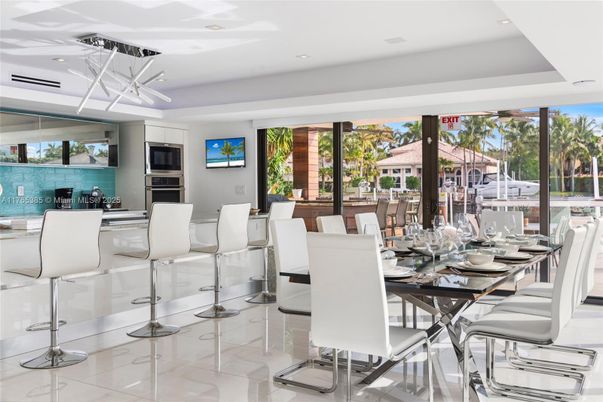Dining room, Interior, Recessed Lighting