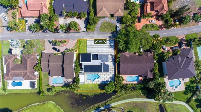 Exterior, Drone