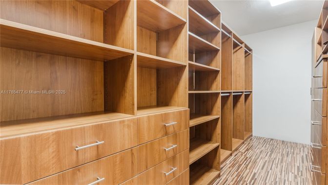 Interior, Walk-in Closets