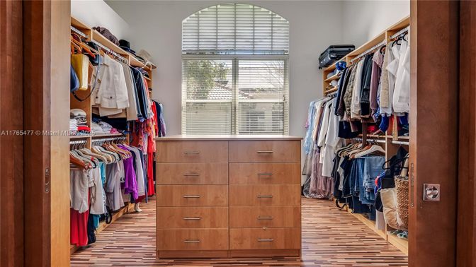 Interior, Walk-in Closets