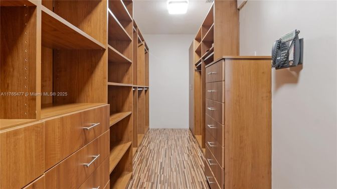 Interior, Walk-in Closets