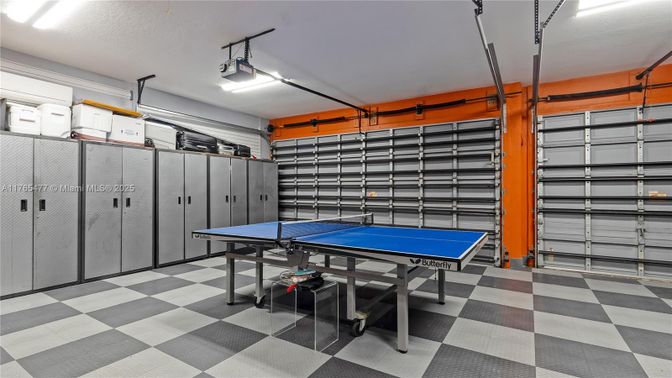 Game Room, Garage, Interior