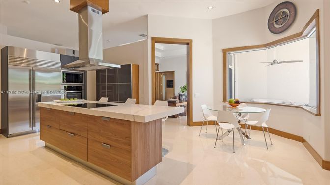 Dining room, Interior, Kitchen, Recessed Lighting, Stainless Steel Appliances