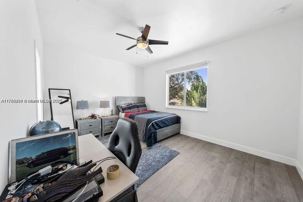 Bedroom, Home Office, Interior, Wood Texture Flooring