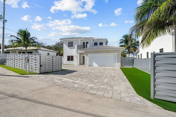 Attached, Detached Garage, Exterior, Facade, Mediterranean