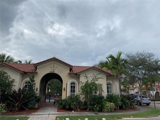Exterior, Facade, Spanish Mediterranean