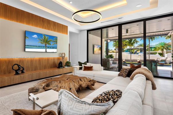 Interior, Living room, Pendant Lights, Recessed Lighting