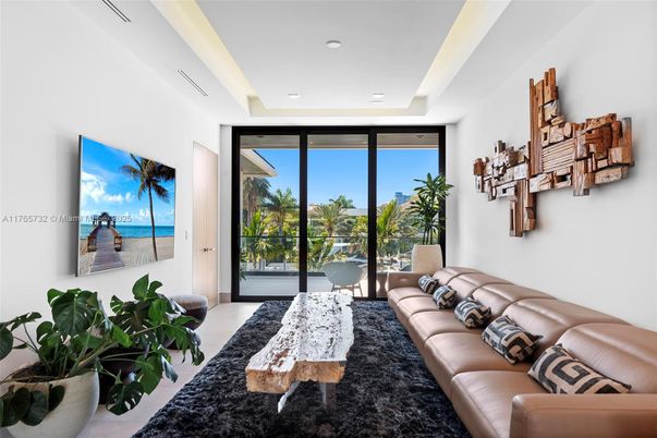 Interior, Living room, Recessed Lighting, Water