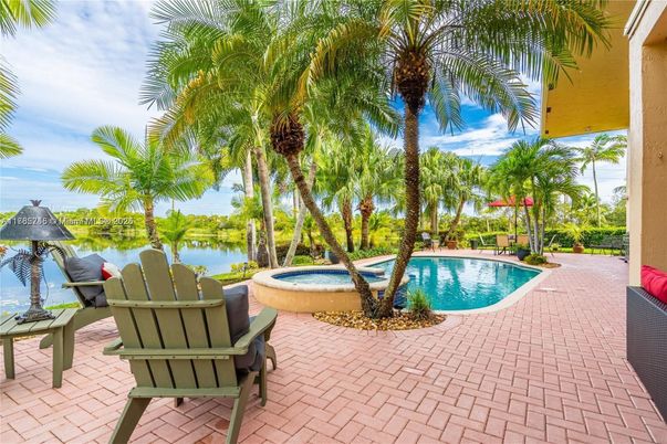 Exterior, Pool, Water
