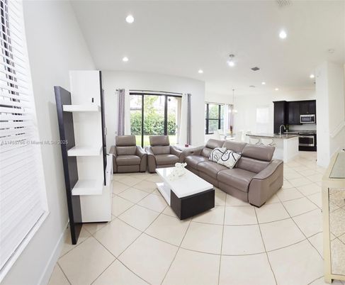 Dining room, Interior, Kitchen, Living room, Pendant Lights, Recessed Lighting, Stainless Steel Appliances