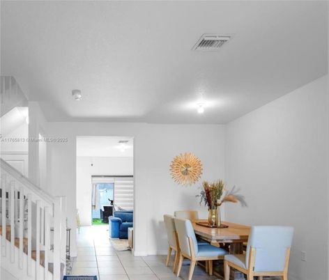 Dining room, Interior
