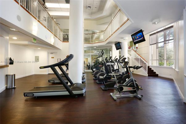 Fitness Equipment, Interior, Recessed Lighting, Wood Texture Flooring