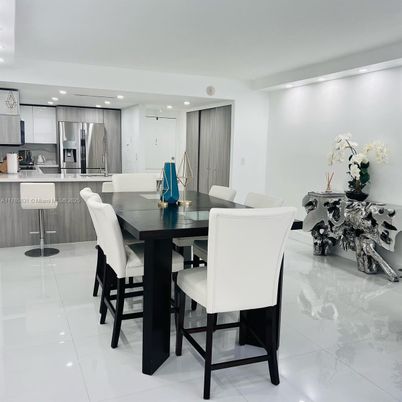 Dining room, Interior, Kitchen, Recessed Lighting, Stainless Steel Appliances