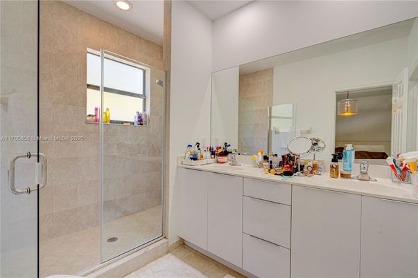 Bathroom, Glass Shower, Interior, Pendant Lights, Recessed Lighting