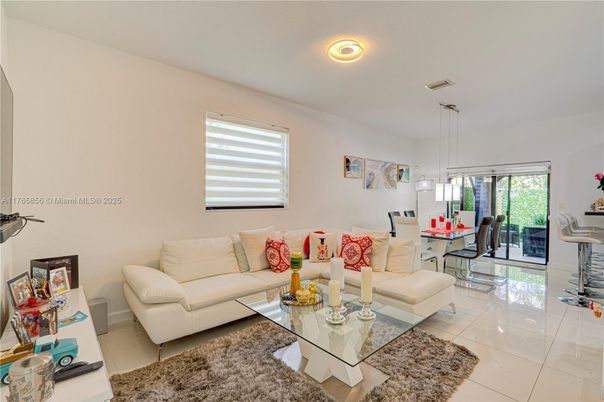 Dining room, Interior, Living room, Pendant Lights