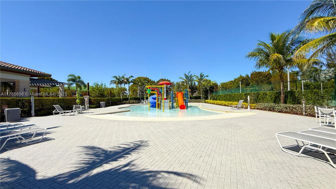 Exterior, Playground, Pool