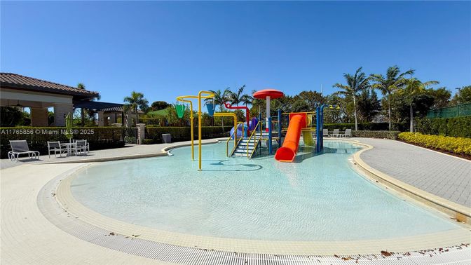 Exterior, Playground, Pool