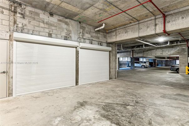Garage, Interior, Stone Walls