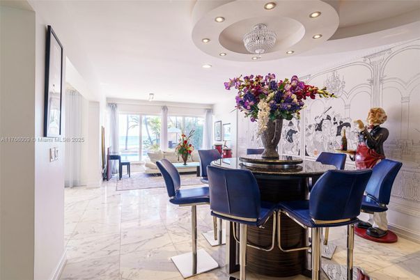Chandelier, Dining room, Interior, Living room, Marble, Recessed Lighting