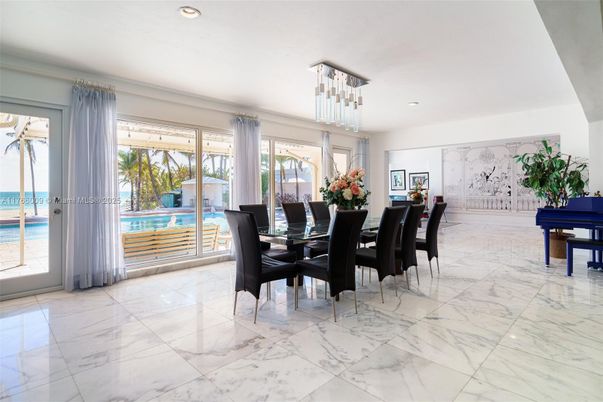 Dining room, Interior, Marble, Pendant Lights, Piano, Recessed Lighting