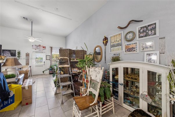 Dining room, Interior