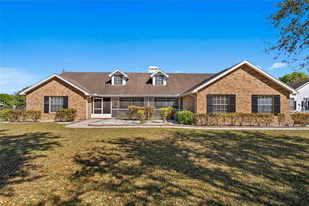 Exterior, Facade, Brick Facade, Ranch
