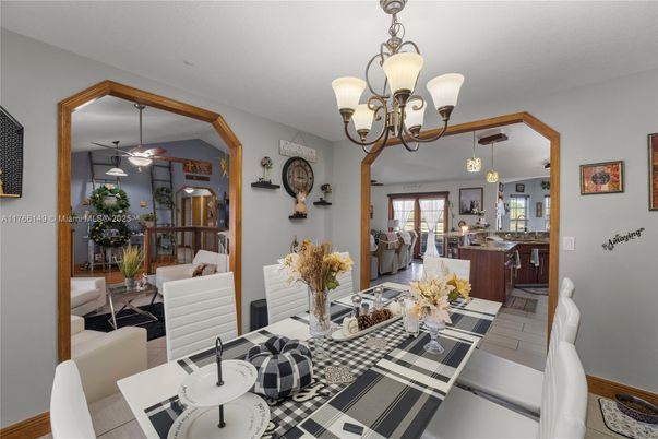 Chandelier, Dining room, Interior, Living room