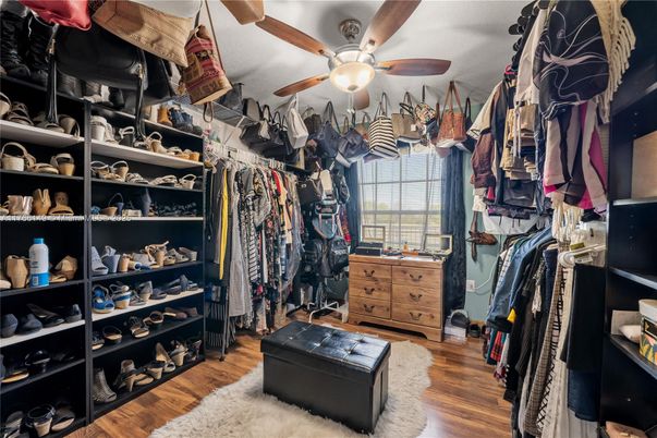 Interior, Walk-in Closets, Wood Texture Flooring
