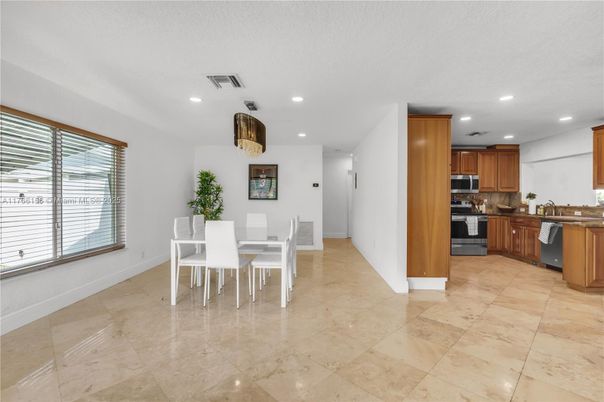 Dining room, Interior, Kitchen, Recessed Lighting, Stainless Steel Appliances