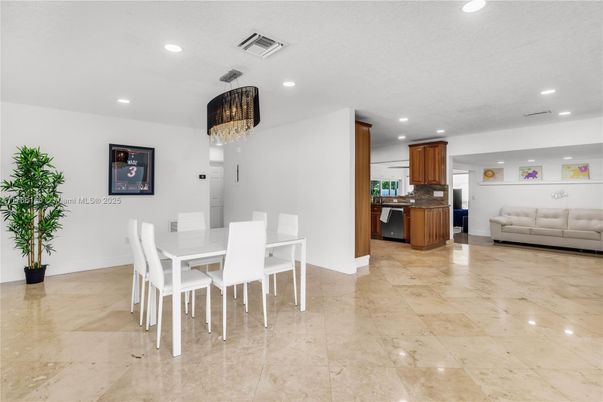 Chandelier, Dining room, Interior, Kitchen, Recessed Lighting