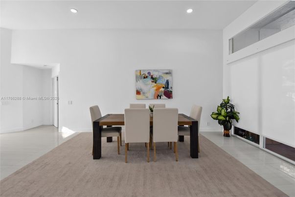 Dining room, Interior, Recessed Lighting