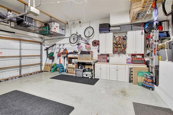 Garage, Interior