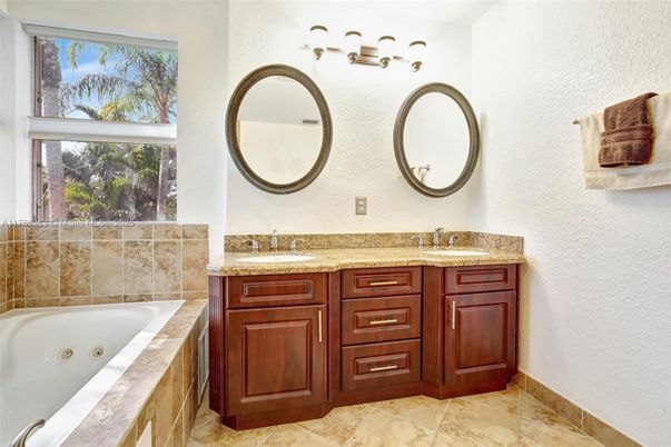 Bathroom, Dual Sink Vanities, Interior