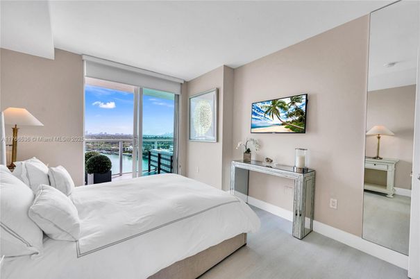 Bedroom, Interior, Water