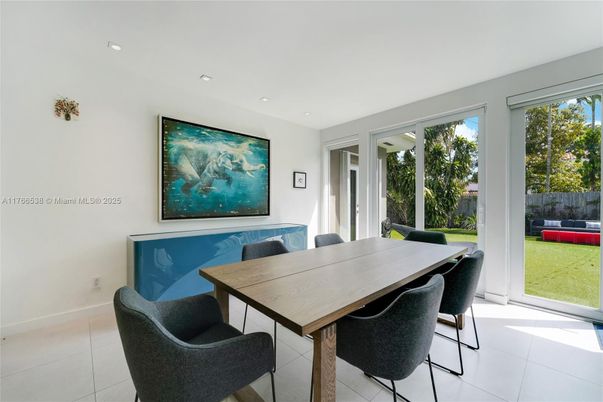 Dining room, Interior, Recessed Lighting