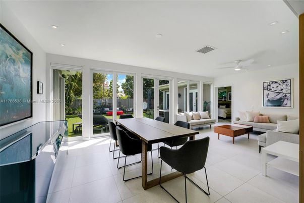 Dining room, Interior, Living room, Recessed Lighting