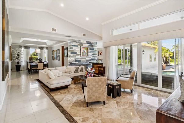 Dining room, Interior, Living room, Recessed Lighting