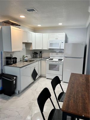 Interior, Kitchen, Marble, Recessed Lighting