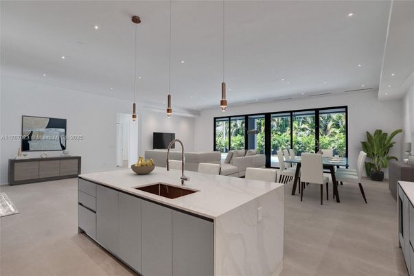 Dining room, Interior, Kitchen, Pendant Lights, Recessed Lighting, Stainless Steel Appliances