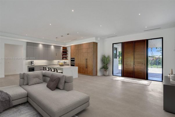 Interior, Kitchen, Living room, Pendant Lights, Recessed Lighting, Stainless Steel Appliances