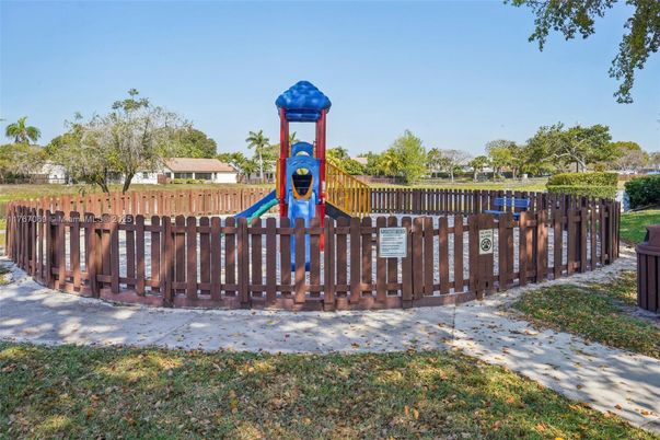 Backyard, Exterior, Playground