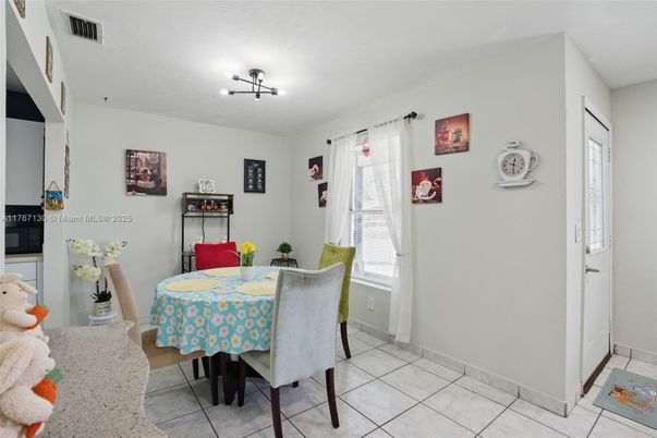 Dining room, Interior