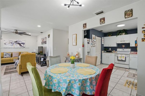 Dining room, Interior, Kitchen, Living room, Recessed Lighting