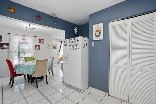 Dining room, Interior