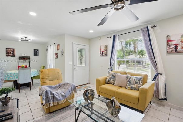 Dining room, Interior, Living room, Recessed Lighting