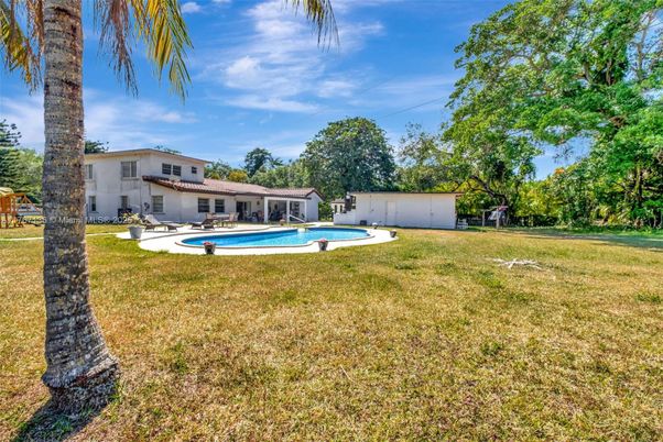 Backyard, Exterior, Pool